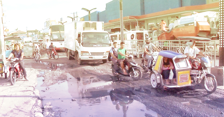 Mayor Emeng Pascual, humihingi ng agarang aksyon sa DPWH para sa baku-bakong kalsada sa Gapan City