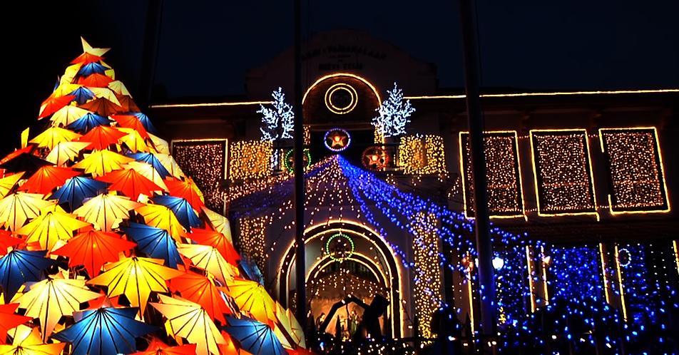 Christmas decorations sa Old Capitol compound ng Cabanatuan City, dinarayo