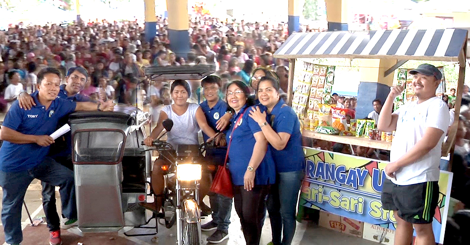 Asawa ng construction worker, nag-uwi ng 1 tricycle sa Bingo Bonanza 2019 ng Pamahalaang Panlalawigan sa Bayan ng Gabaldon