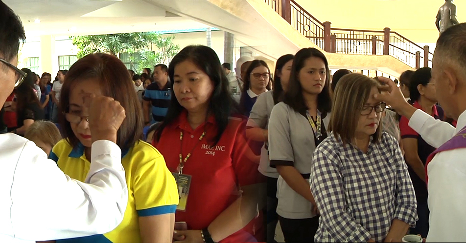 Mga empleyado ng Provincial Capitol, nakiisa sa Ash Wednesday